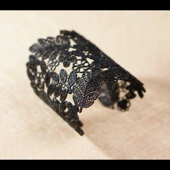 Stella & Dot Chantilly Lace Cuff - Picture 3 of 3